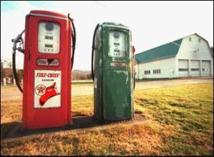 old-gas-pumps_100171573_m