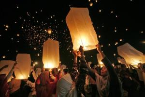 AVN7_LANTERNS_16199f
