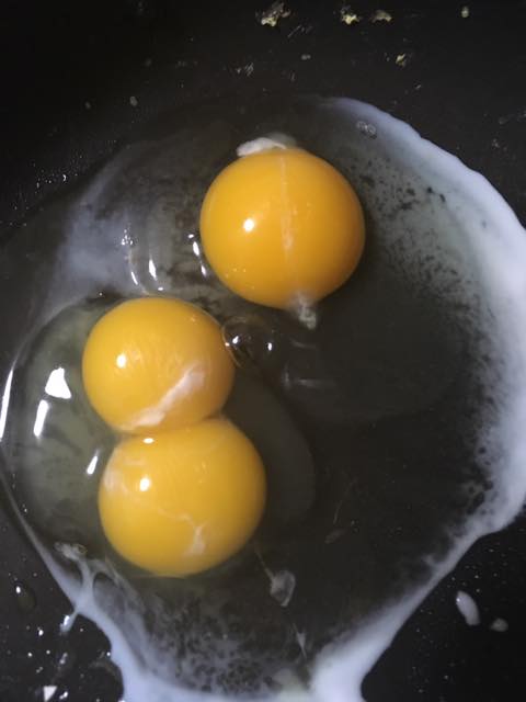 doubleyolkedegg